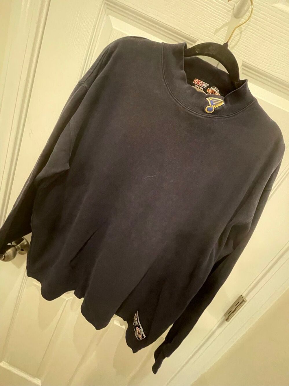 St Louis Blues men’s mock turtleneck size large navy blue long sleeve. Heavy